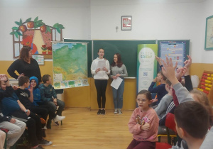 Drużyna Ambasadorów Edukacji Ekonomicznej w klasie 3a