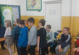 Drużyna Ambasadorów Edukacji Ekonomicznej w klasie 3a