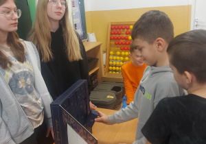 Drużyna Ambasadorów Edukacji Ekonomicznej w klasie 3a