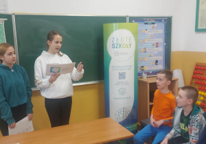Drużyna Ambasadorów Edukacji Ekonomicznej w klasie 3a