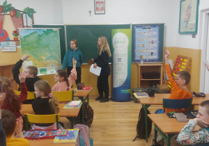 Drużyna Ambasadorów Edukacji Ekonomicznej w klasie 3a